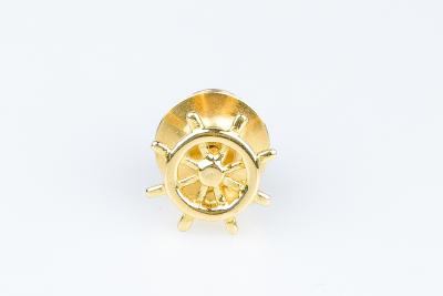 Pins en or jaune 18 carats de forme gouvernail 2