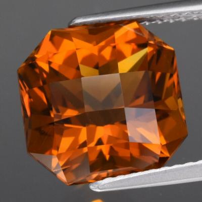 5,96 carats. Quartz Orange 2