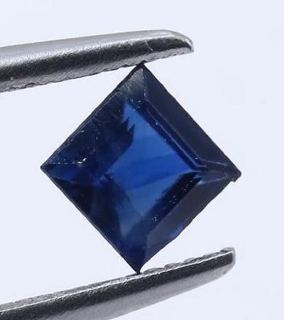 0,48 ct. Deep Blue Saphir KASHMIR 2