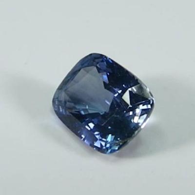 2,17 carats. Saphir bleu non traité 2