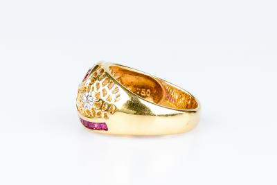 Bague diamants rubis en or jaune 18 carats 2