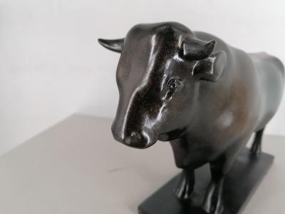 Taureau calme (d’après François Pompon) – Reproduction en résine 2