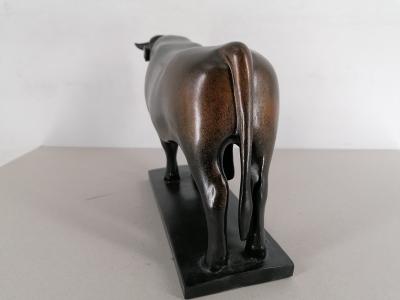 Taureau calme (d’après François Pompon) – Reproduction en résine 2