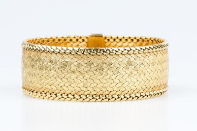 Bracelet manchette en or jaune 18 carats 2