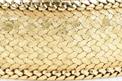 Bracelet manchette en or jaune 18 carats 2