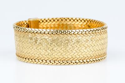 Bracelet manchette en or jaune 18 carats 2