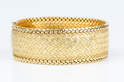 Bracelet manchette en or jaune 18 carats 2