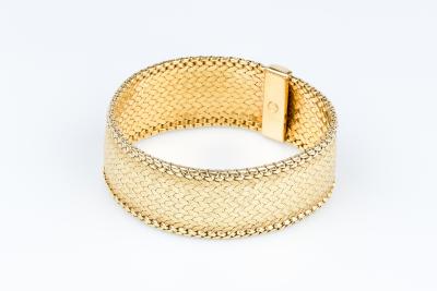 Bracelet manchette en or jaune 18 carats 2