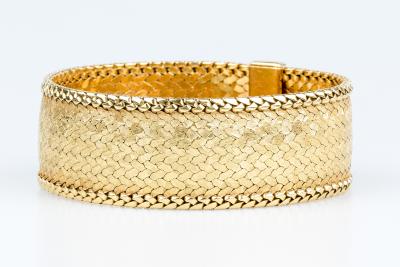 Bracelet manchette en or jaune 18 carats 2