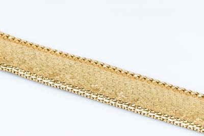 Bracelet manchette en or jaune 18 carats 2