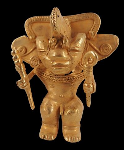 COLOMBIE Civilisation Taïrona - Dignitaire portant des sceptres - Statuette en or tumbago