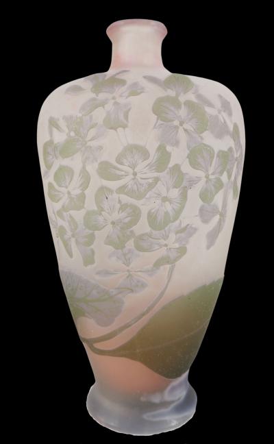 Émile GALLE - Vase en pate de verre à décor d’hortensias, signé, Nancy