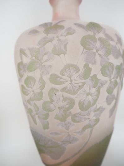 Émile GALLE - Vase en pate de verre à décor d’hortensias, signé, Nancy 2