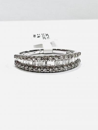 Bague habillée en or blanc 18 carats, poids du diamant 0,50 carat, couleur h, pureté si 2