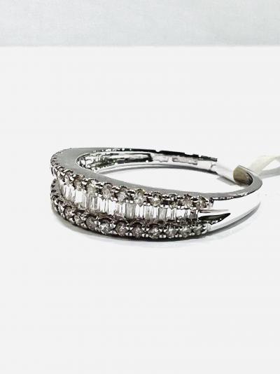 Bague habillée en or blanc 18 carats, poids du diamant 0,50 carat, couleur h, pureté si 2