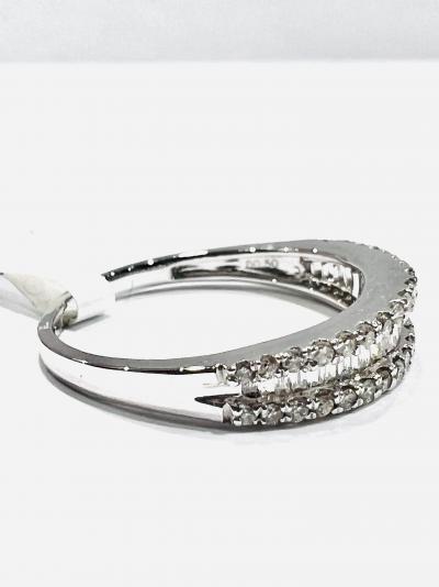 Bague habillée en or blanc 18 carats, poids du diamant 0,50 carat, couleur h, pureté si 2