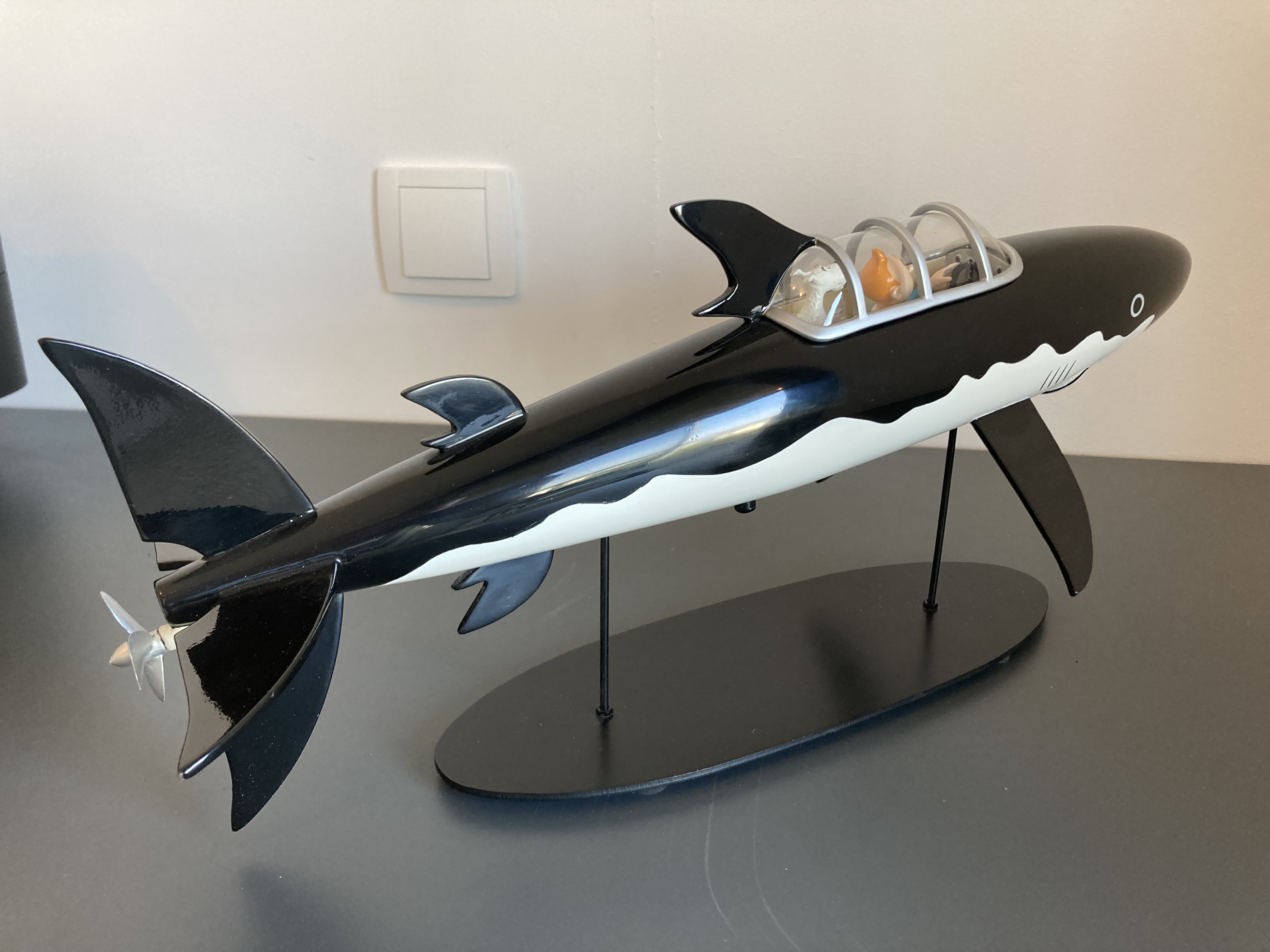 Tintin - Statuette Aroutcheff - Le Sous marin requin - - Catawiki Tintin - Statuette Aroutcheff - Le Sous marin requin - - Catawiki