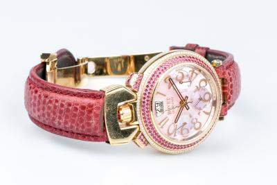 Montre Bovet saphirs roses diamants en or rose 18 carats 2