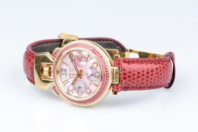 Montre Bovet saphirs roses diamants en or rose 18 carats 2