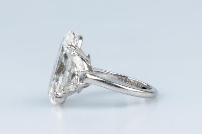 Bague diamant ovale en or blanc 18 carats 2