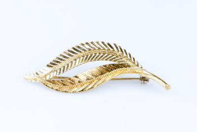 Broche en forme de plumes en or jaune 18 carats 2