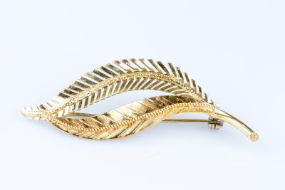 Broche en forme de plumes en or jaune 18 carats 2