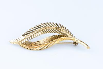 Broche en forme de plumes en or jaune 18 carats 2