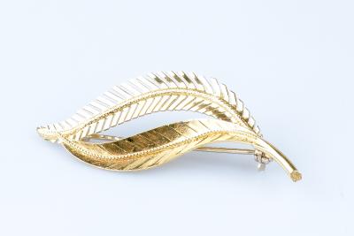Broche en forme de plumes en or jaune 18 carats 2