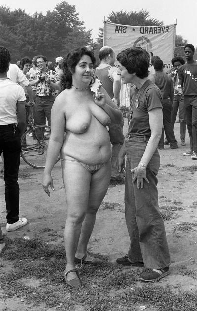 Claude Vesco - Gay Pride, Femmes nues à Central Park New York 1982 - Photographie argentique 2