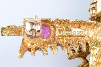 Broche épouvantail des années 1920 en or jaune 18 carats 2