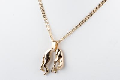 Collier pendentif panthère en or rose 18 carats 2
