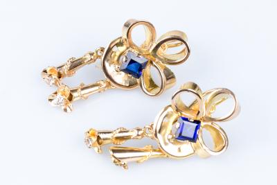 Boucles d’oreilles diamants saphirs en or jaune 18 carats 2