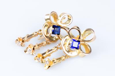 Boucles d’oreilles diamants saphirs en or jaune 18 carats 2