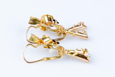 Boucles d’oreilles diamants saphirs en or jaune 18 carats 2