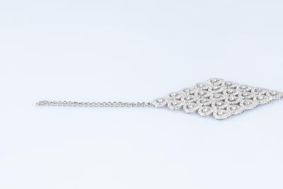 Magnifique bijou de main de haute joaillerie en or  blanc 18 carats orné de 425 diamants 2