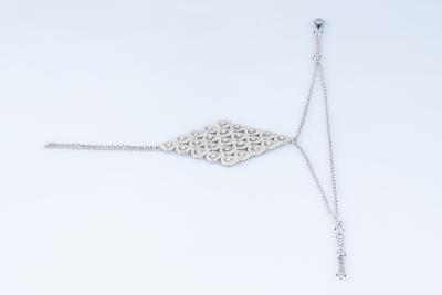 Magnifique bijou de main de haute joaillerie en or  blanc 18 carats orné de 425 diamants 2