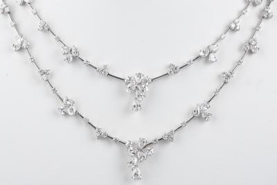 Deux magnifiques colliers de haute joaillerie en diamants en or blanc 18 carats 2