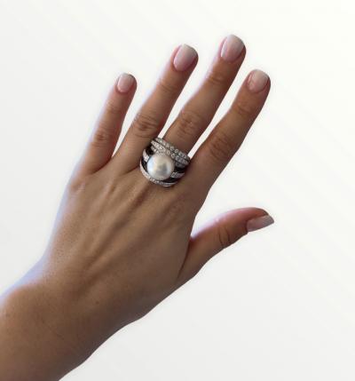 Magnifique bague de haute joaillerie en or blanc 18 carats 2