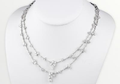 Deux magnifiques colliers de haute joaillerie en diamants en or blanc 18 carats 2