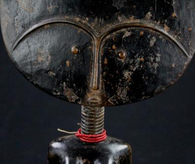 Ghana, Ethnie Ashanti - Poupée de Fécondité - Statuette en bois et perles 2