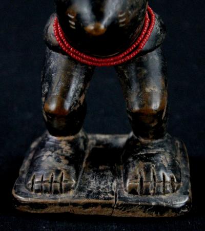 Ghana, Ethnie Ashanti - Poupée de Fécondité - Statuette en bois et perles 2