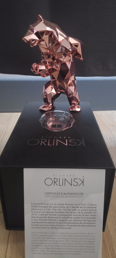 Richard ORLINSKI  Le Bear Spirit (Gold Pink Edition)  Sculpture en résine 2