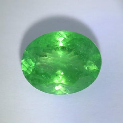 2,29 carats. Tsavorite (Grossularite - Grenat) 2