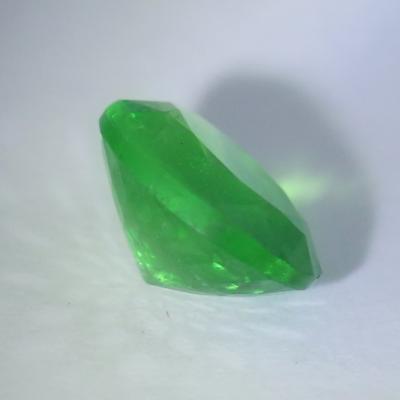 2,29 carats. Tsavorite (Grossularite - Grenat) 2