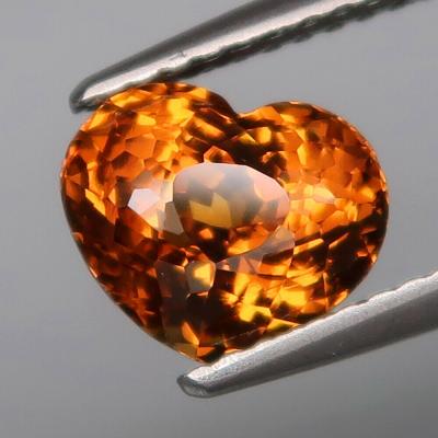 2,28 carats. Grenat de Malaisie jaune or naturel 2