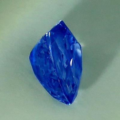 2,62 carats. Saphir violet bleuté 2