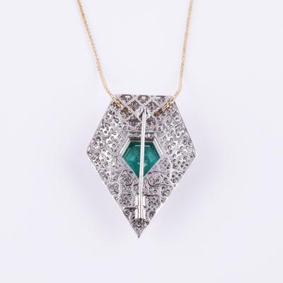 Broche et Collier pendentif émeraude et diamants en or blanc 2
