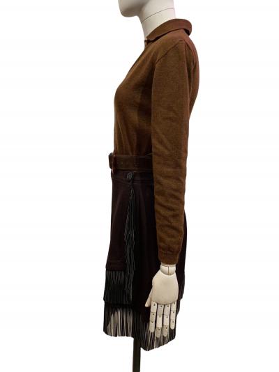 Yves Saint Laurent - Ensemble composé d’un pull manches longues, jupe marron avec franges, ceinture - Taille 36 2