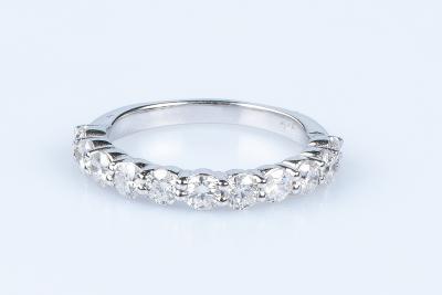 Bague diamants en or blanc 18 carats 2