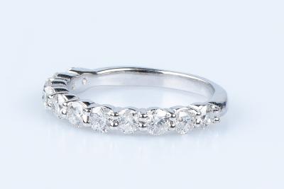 Bague diamants en or blanc 18 carats 2